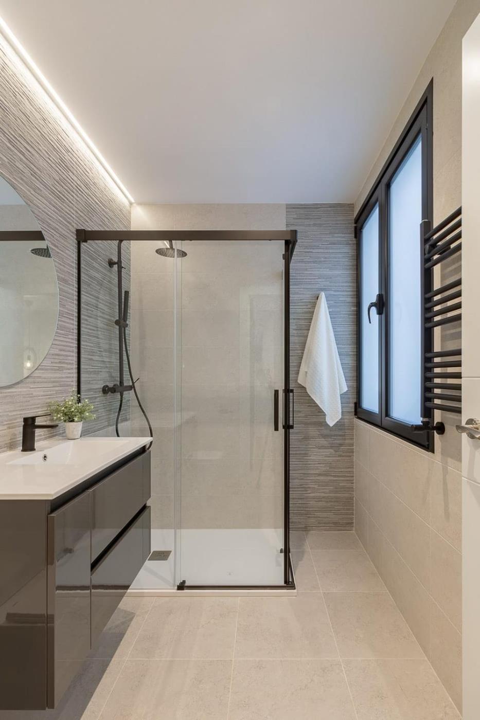 Room4You By Asturias Holidays Oviedo Bagian luar foto