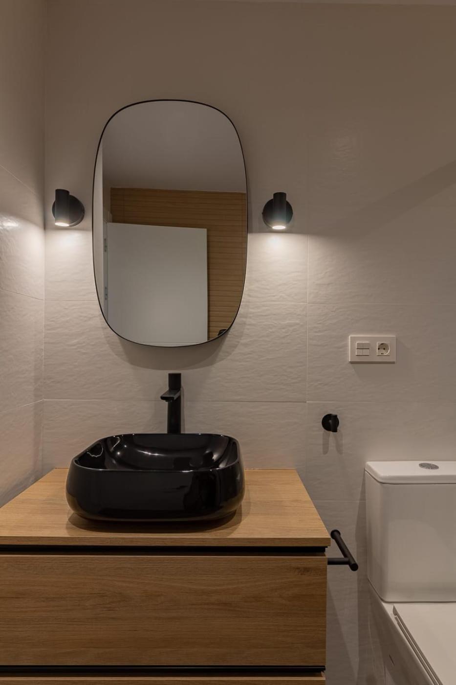 Room4You By Asturias Holidays Oviedo Bagian luar foto