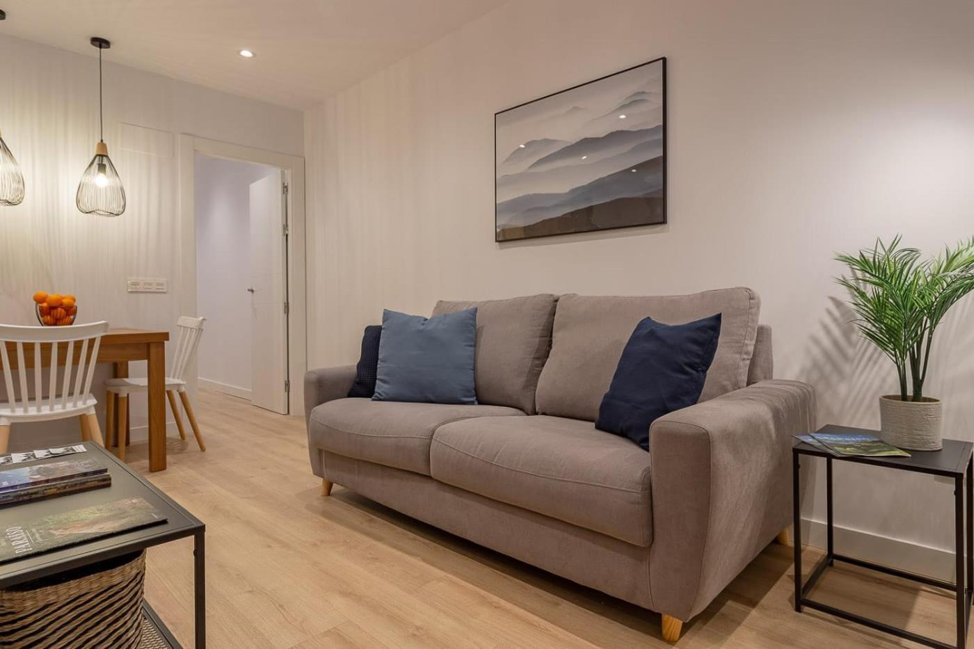 Room4You By Asturias Holidays Oviedo Bagian luar foto