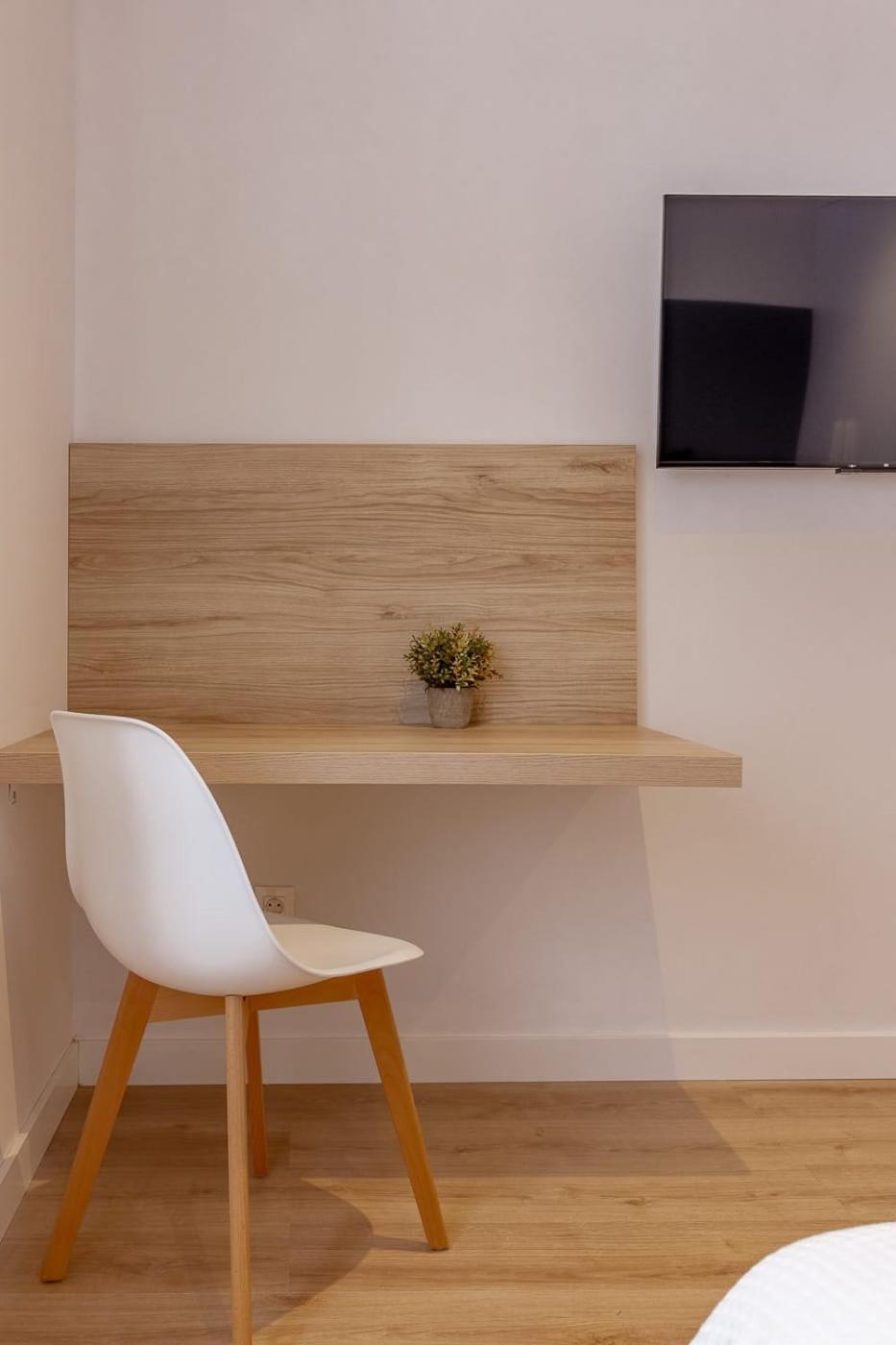 Room4You By Asturias Holidays Oviedo Bagian luar foto